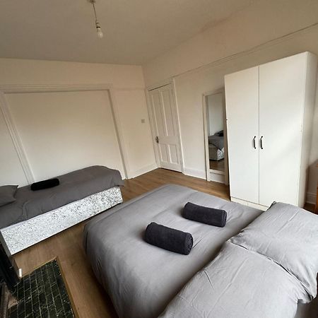 Very Nice Triple Room At 2 Iveragh Rd-5 Dublin Extérieur photo